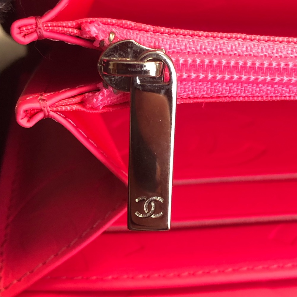 ❌SOLD❌ CHANEL CAMBON ZIPPY CHAIN WALLET - Picture 11 of 16